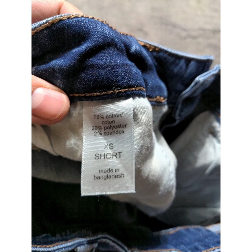 Maurices Mid-Rise Distressed Jeans Women's Size XS Short Medium Wash - Picture 8 of 10